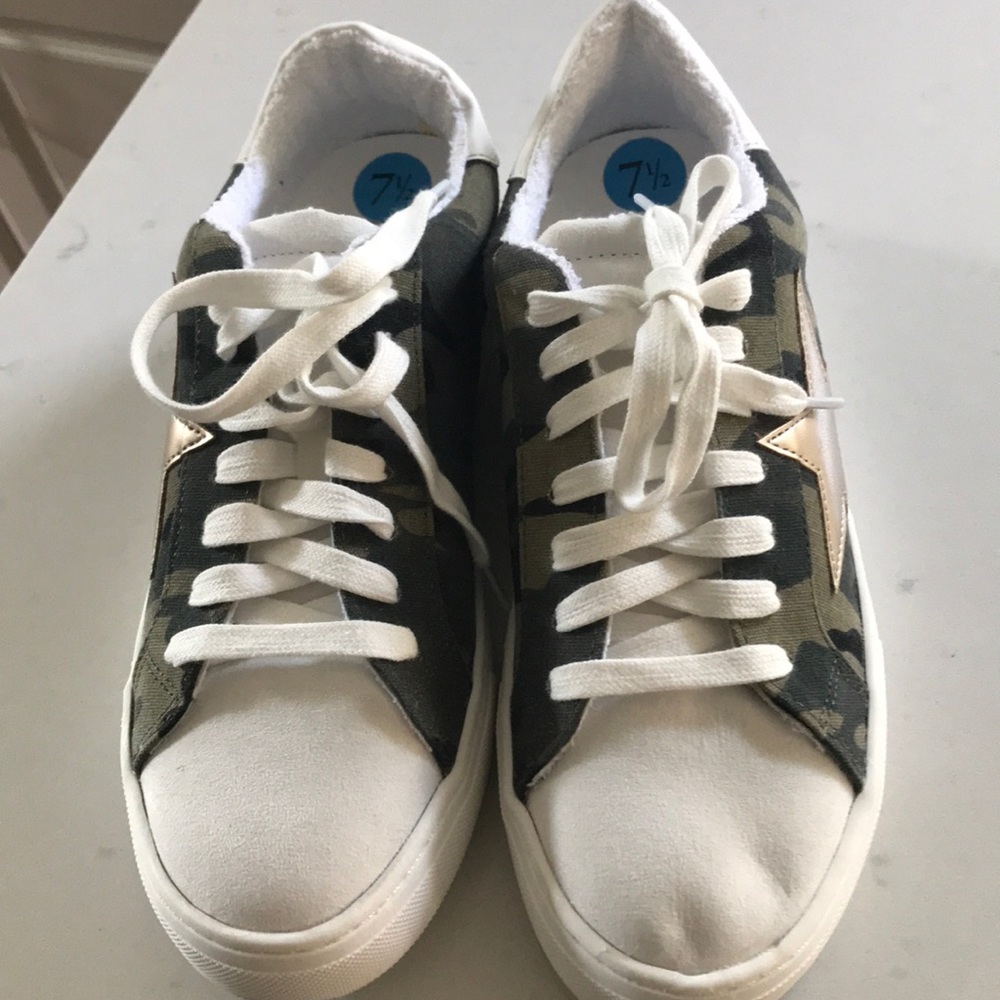 Sneakers